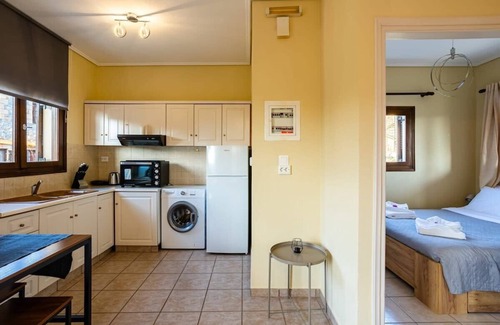 Lefktro Apartment | Stoupa Tranquil Hideaway - Spitiko Garden Retreat