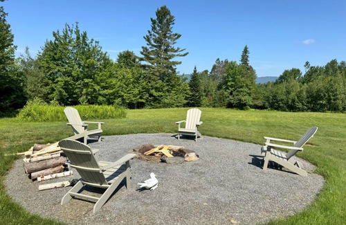 Wilmington House | Stowe Hill Cottage. Min's to Lake and Mt Snow