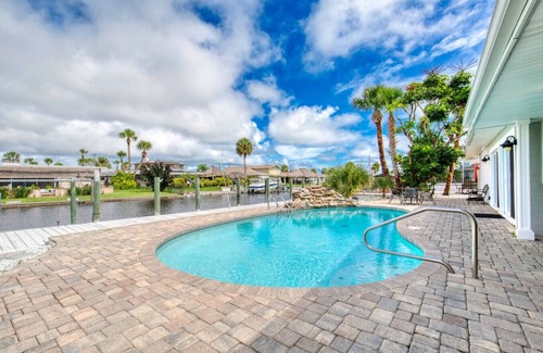 Palm Harbor Estates Apartment | Straight Outta Dockton-Waterfront, Pool and Dock