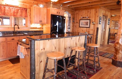 Cheboygan Cabin | Straits of Mackinac Log Lodge - Mackinaw City - SLEEPS 8 MAXIMUM