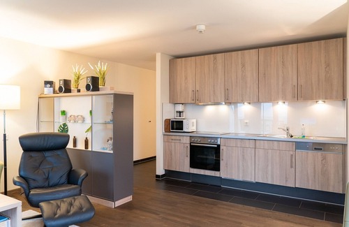 Wremen Apartment | Strandnahe, Tolle Dachgeschosswohnung, Sauna, Zwei Balkone mit Land- & Meerblick