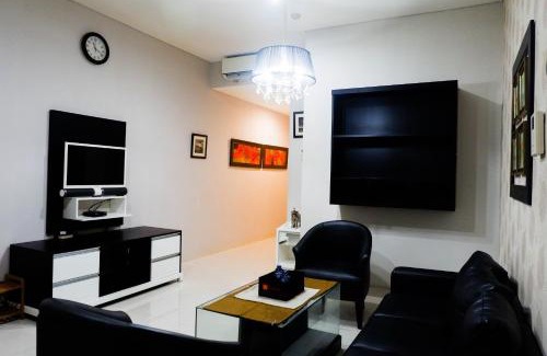 Surabaya Apartment | Strategic 2BR Apartment at Trillium Residence By Travelio