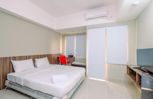 Duren Sawit Apartment | Strategic and Nice Studio at Gateway Park LRT City Jatibening Apartment By Travelio