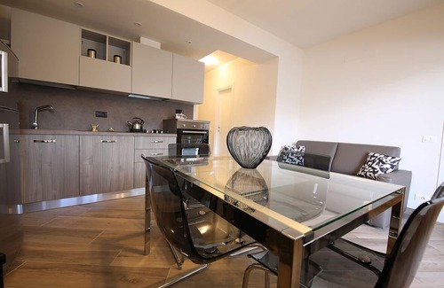 Lezzeno House | STRATEGIC LOCATION NEAR BELLAGIO! APT WITH BALCONY GARDEN, & STUNNING VIEW!