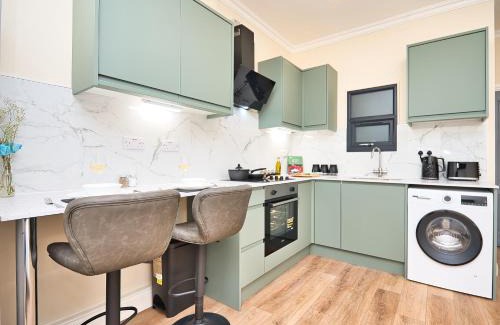 Stratford and New Town Apartment | Stratford, London E15 - modern Studio for 3