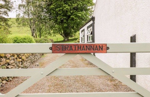 Beattock Cottage | STRATHANNAN, pet friendly, with open fire in Moffat