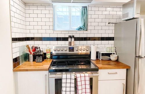 Edmonton Apartment | Strathcona Guest Suite. Sleeps 4 .