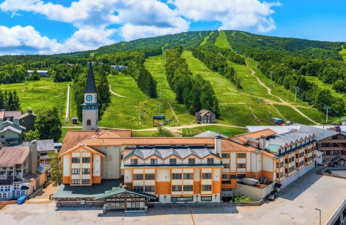 Stratton Mountain Condo | Stratton Slopeside Condos at The Landmark! 400 FEET TO LIFT!