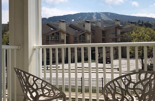 Stratton Mountain Apartment | Stratton South Long Trail Studio Adjacent to the Village and Lifts