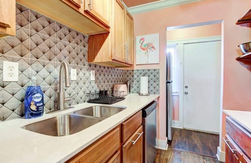 Central Oklahoma City Apartment | Strawberry Lodge-adorable duplex in central NW OKC