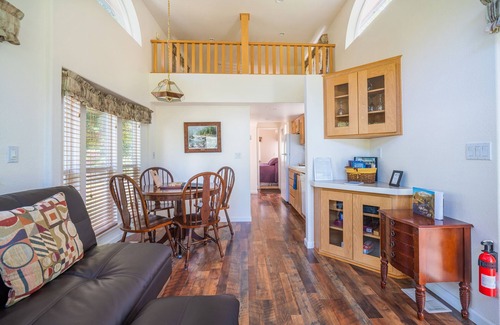 Big Bar Apartment | Strawhouse Resorts on the Beautiful Trinity River