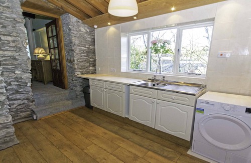 Georgeham Cottage | Streamways Slps 12-16 Hot Tub* with Views & Cabin