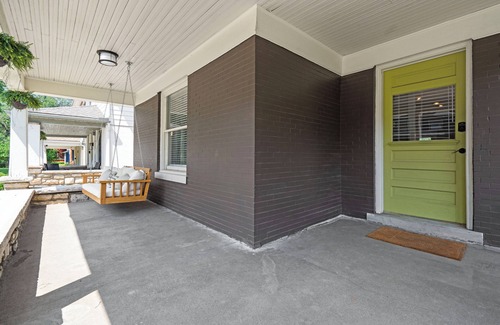 Hanover Place House | Streetcar Central - Hyde Park Home in the Heart of Kansas City