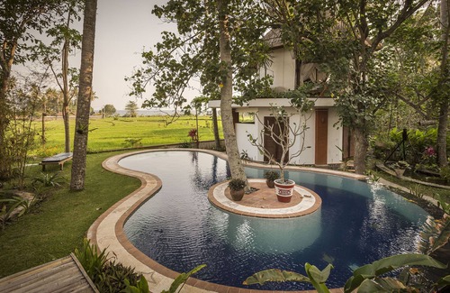 Jasri Villa | STRIKING VIEWS, SUBLIMELY ROMANTIC 4PAX A/C FULLY CATERED LUXURY PRIVATE POOL
