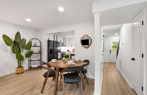 Alpharetta House | Stroll to Downtown Alpharetta & Avalon Shops
