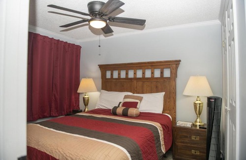 Snowshoe House | Stroll to Slopes, Village Area, Ski in-out MtLodge 269