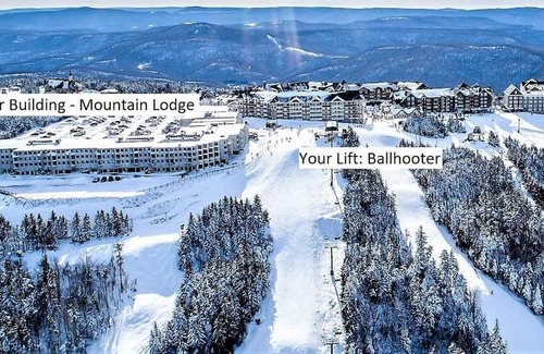 Snowshoe House | Stroll to Slopes, Village Area, Ski in-out MtLodge 157