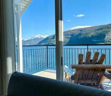 Stryn Apartment | Stryn Fjord Cottage Faleide