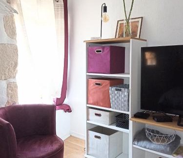 Saint-Romain-et-Saint-Clement House | Studio cosy en pleine nature dans maison en pierre avec piscine et wifi