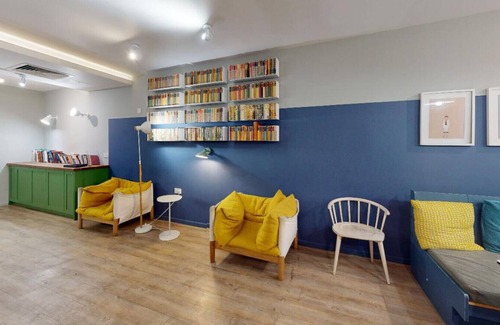 Runnymede Apartment | Student Only, Modern Studio with Kitchenette