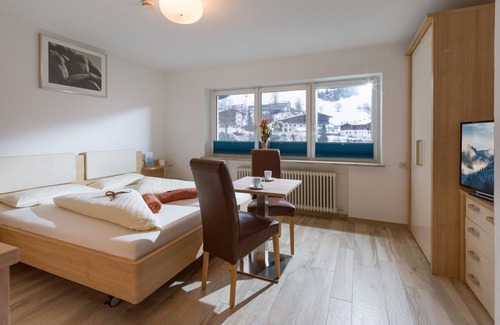 Scheffau am Wilden Kaiser Cottage | Studio-appartement mit Küche und Eigenem Bad ÜF - Haus Romeo - Alpine Gay Resort