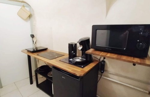 Saint-Paul-Trois-Chateaux Apartment | Studio for rent in Saint-Paul-Trois-Châteaux – village center, Drôme Provençale