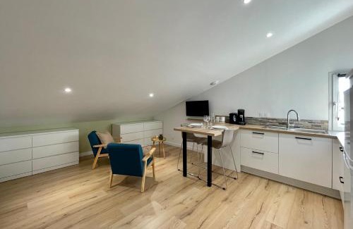 Saint-Palais Apartment | Studio à Saint-Palais avec parking.