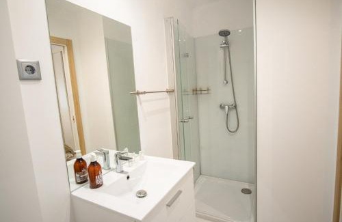 Le Pin Apartment | Studio 1-2 pers - Aéroport CDG , Paris, Parc Expo Villepinte - A L'Ombre du Pin "10"