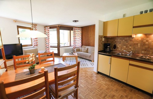 Bernau Apartment | Studio '1 with Balcony' with Shared Terrace, Shared Garden and Wi-Fi