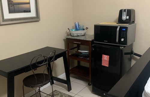 Port Canaveral Condo | studio 1 mile to beach