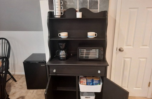 Grantham Apartment | Studio 154 tucked away, peaceful and convenient access to the upper valley NH.