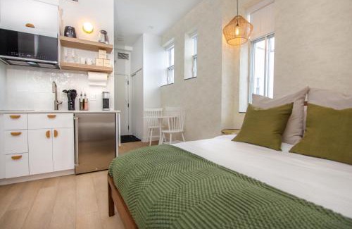 Plateau Mont Royal Apartment | Studio #18 - Self Check-In - Plateau - St-Denis