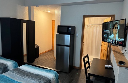 Castle Rock Apartment | Studio 1BR 1BA Sleep2 NoSteps Camper Parking Shop Golf