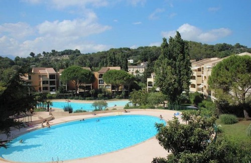 Mougins Apartment | Studio 2/3 pers with garden.