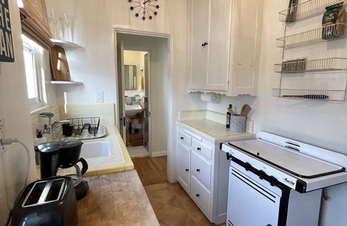 El Porto Apartment | Studio 2 blocks to Beach w/Parking - Close to LAX