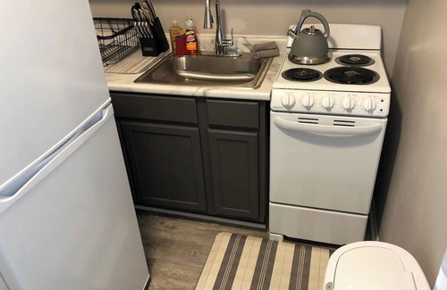 Oswego Apartment | Studio| 2 min drive to Downtown Oswego