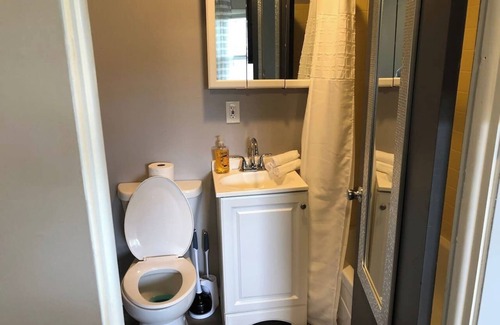 Oswego Apartment | Studio| 2 min drive to Downtown Oswego