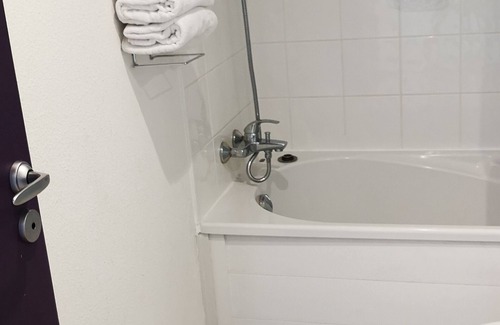 Lourdes Apartment | Studio 24m2 on 4th floor (elevator)