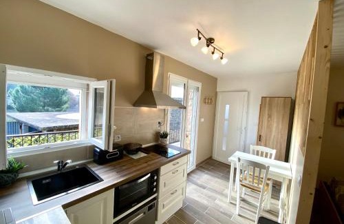 Suze-la-Rousse Apartment | Studio 263