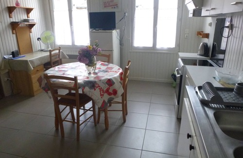 Dieppe Apartment | Studio 27m² for 2 with WIFI + garden + barbecue + shed for storing bicycles