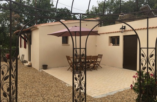 Lioux House | STUDIO 30 M² - 2 PERS. - IN THE COUNTRYSIDE - LUBERON near Gordes and Roussillon