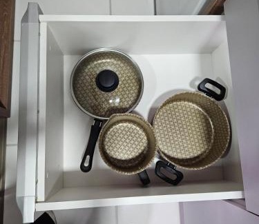 Alexandra Apartment | Studio 306, decorado com garagem e ar-condicionado