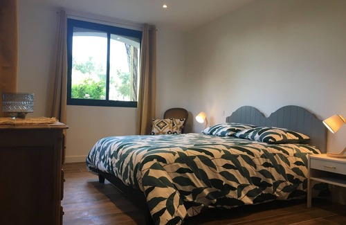 Six-Fours-les-Plages House | Studio 30m2 air-conditioned private enclosed parking garden access 10 minutes from the beach