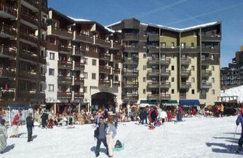 Les Bruyeres Apartment | Studio 4 pers, pied des pistes, Les Ménuires - Balcon sud, proche commerces et école de ski - FR-1-452-52