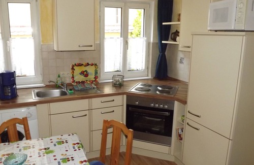 Old Town Apartment | Studio '4' with Shared Terrace