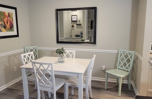 Pine Forest Apartment | Studio 409 ~ Self Check-in, Fast Wifi