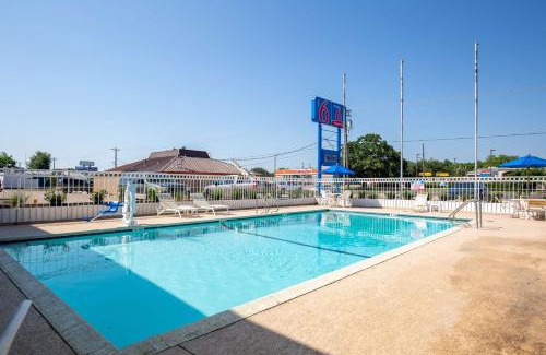 Bryan Hotel | Studio 6-Bryan, TX - University Area