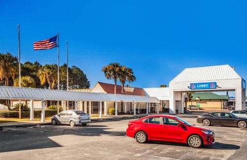 Florence Hotel | Studio 6 Florence, SC