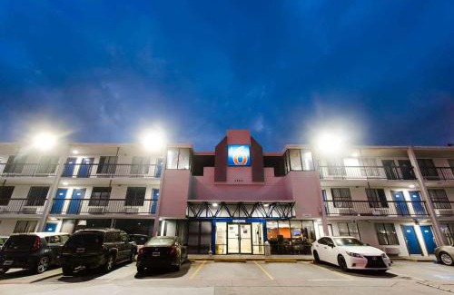 Willow Meadows/Willowbend Area Hotel | Studio 6 Houston TX Medical Center NRG Stadium