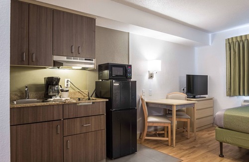 Miamisburg Hotel | Studio 6 Miamisburg, OH - Dayton
